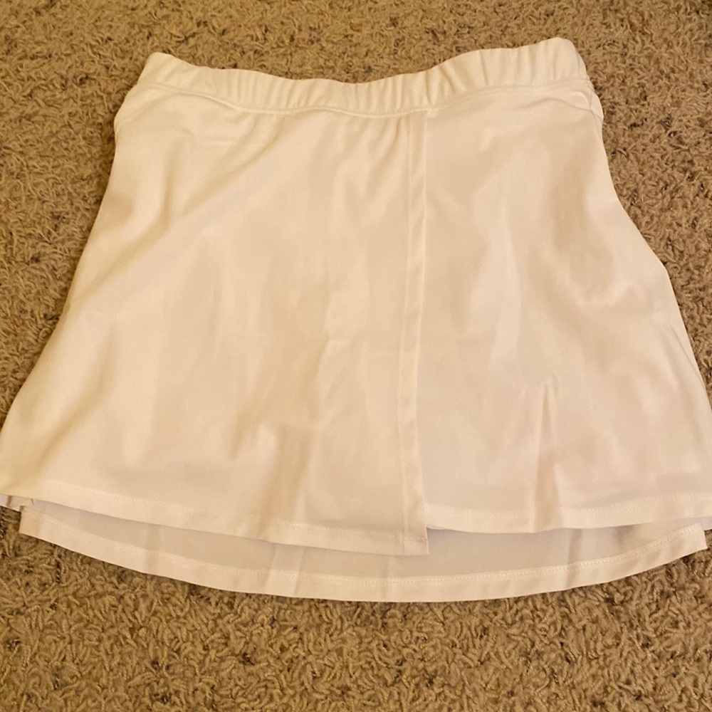 White Abercrombie and Fitch tennis skirt